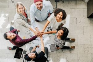 Zappos: La empresa que convirtió la felicidad y la autogestión en su cultura